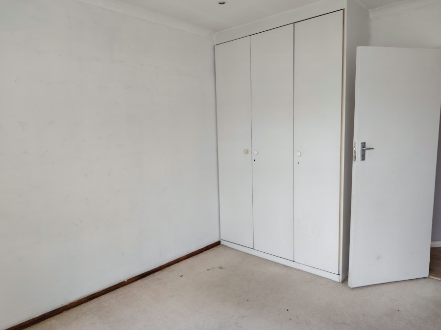 To Let 3 Bedroom Property for Rent in Lakefield Gauteng