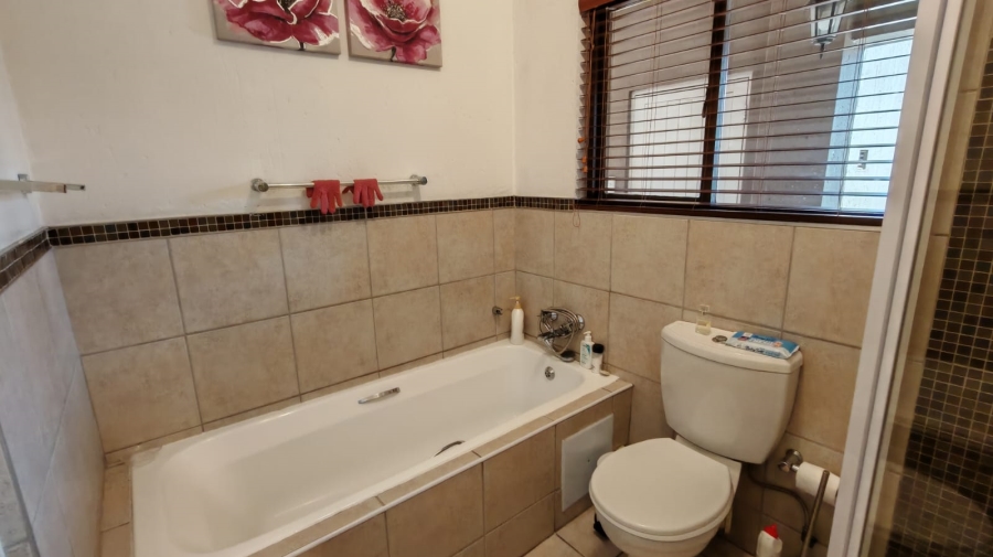 1 Bedroom Property for Sale in Helderwyk Gauteng