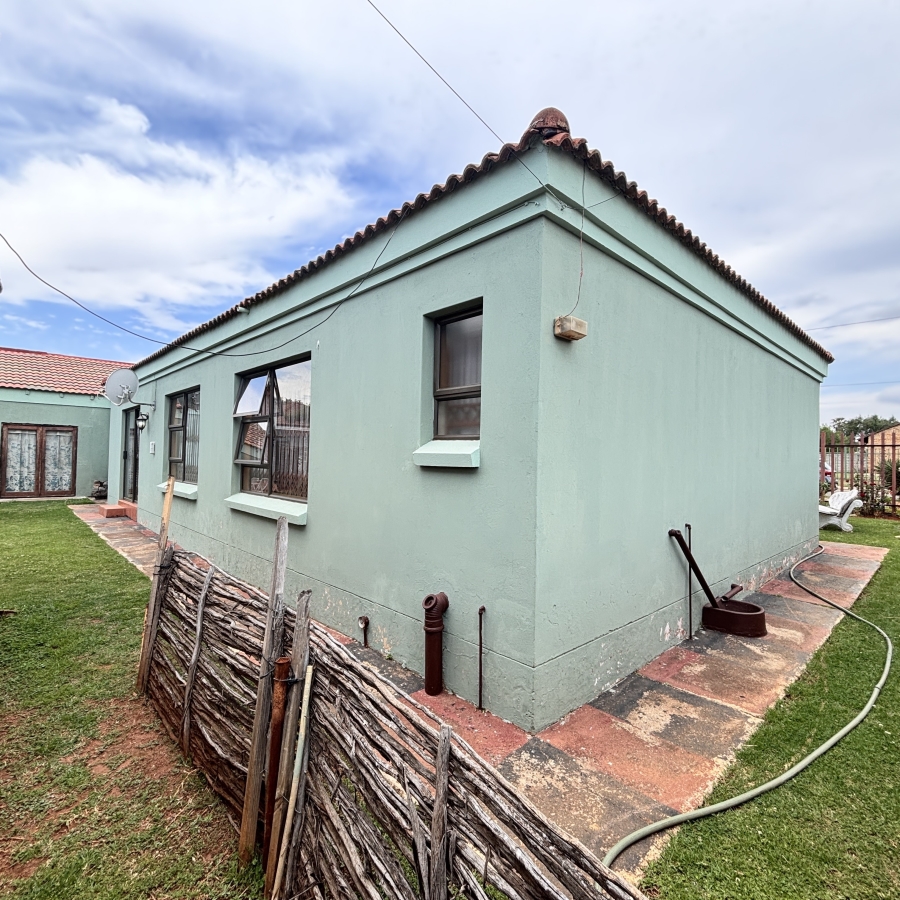 3 Bedroom Property for Sale in Westonaria Gauteng