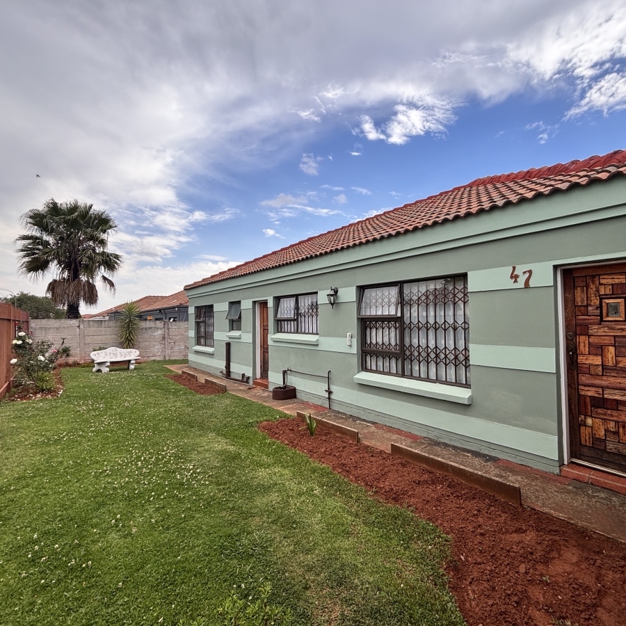 3 Bedroom Property for Sale in Westonaria Gauteng