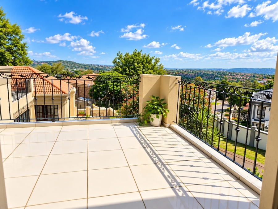 To Let 4 Bedroom Property for Rent in Faerie Glen Gauteng