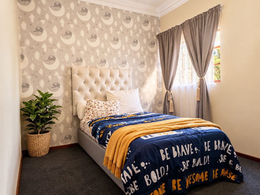 To Let 4 Bedroom Property for Rent in Faerie Glen Gauteng