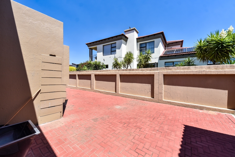 4 Bedroom Property for Sale in Amandasig Gauteng