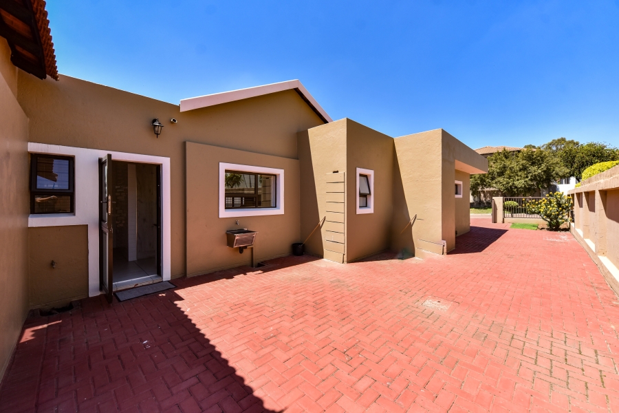 4 Bedroom Property for Sale in Amandasig Gauteng