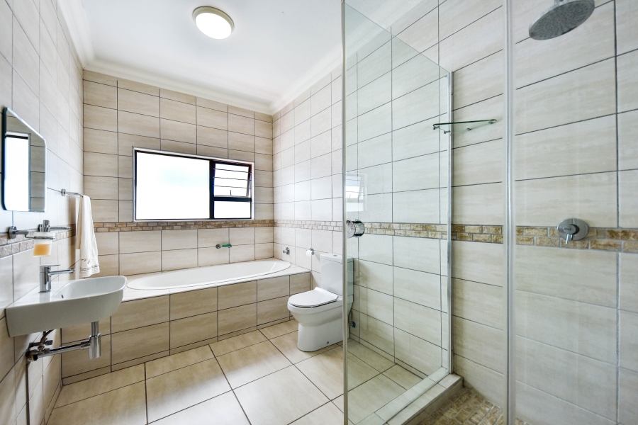4 Bedroom Property for Sale in Amandasig Gauteng