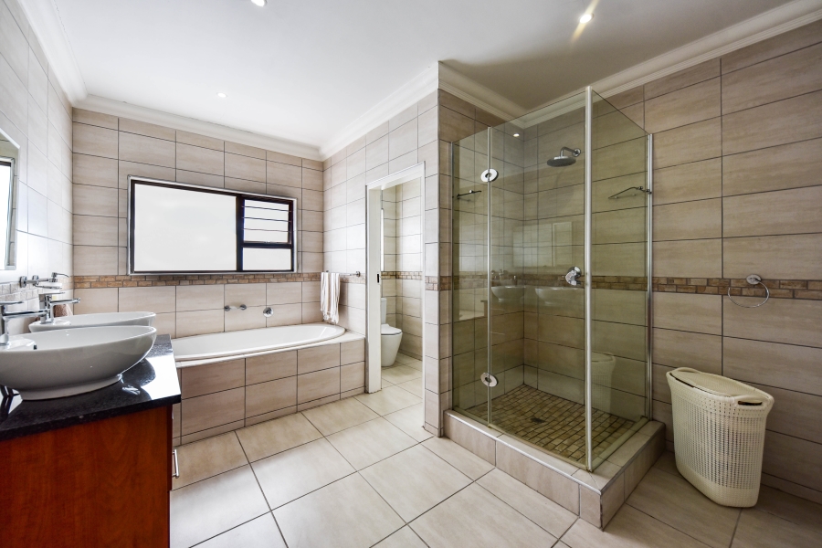 4 Bedroom Property for Sale in Amandasig Gauteng