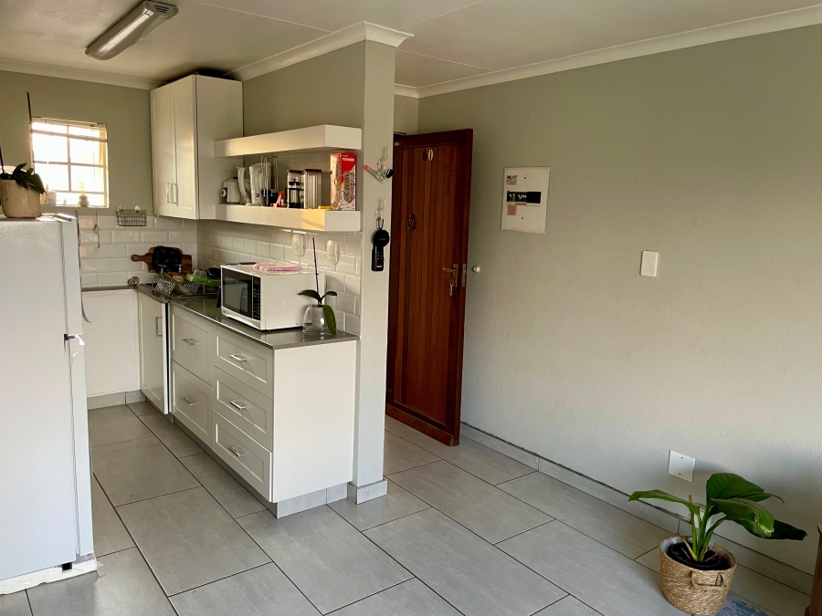 2 Bedroom Property for Sale in Groenkloof Gauteng