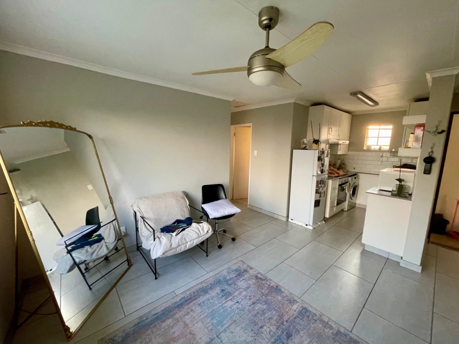 2 Bedroom Property for Sale in Groenkloof Gauteng