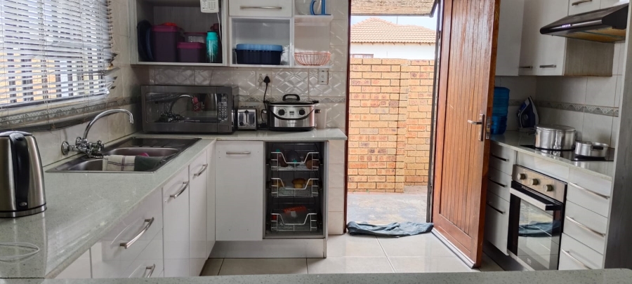 3 Bedroom Property for Sale in Westonaria Gauteng