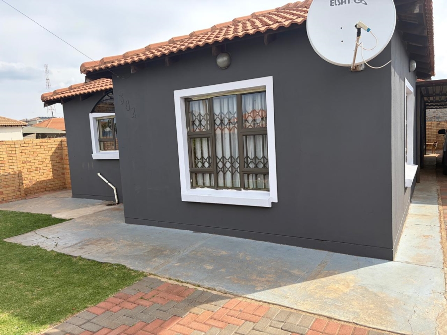 3 Bedroom Property for Sale in Westonaria Gauteng