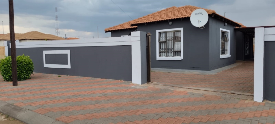 3 Bedroom Property for Sale in Westonaria Gauteng