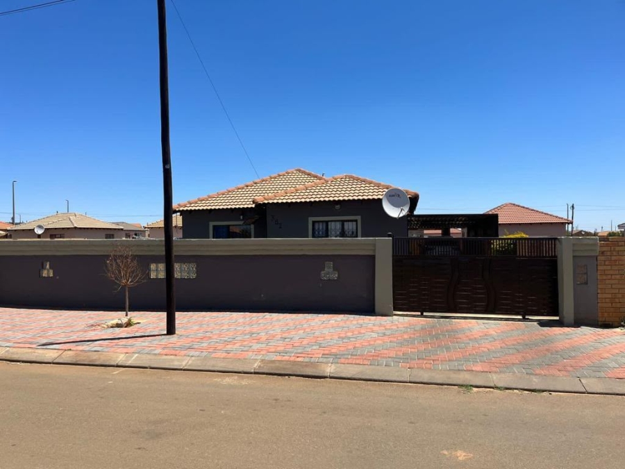 3 Bedroom Property for Sale in Westonaria Gauteng