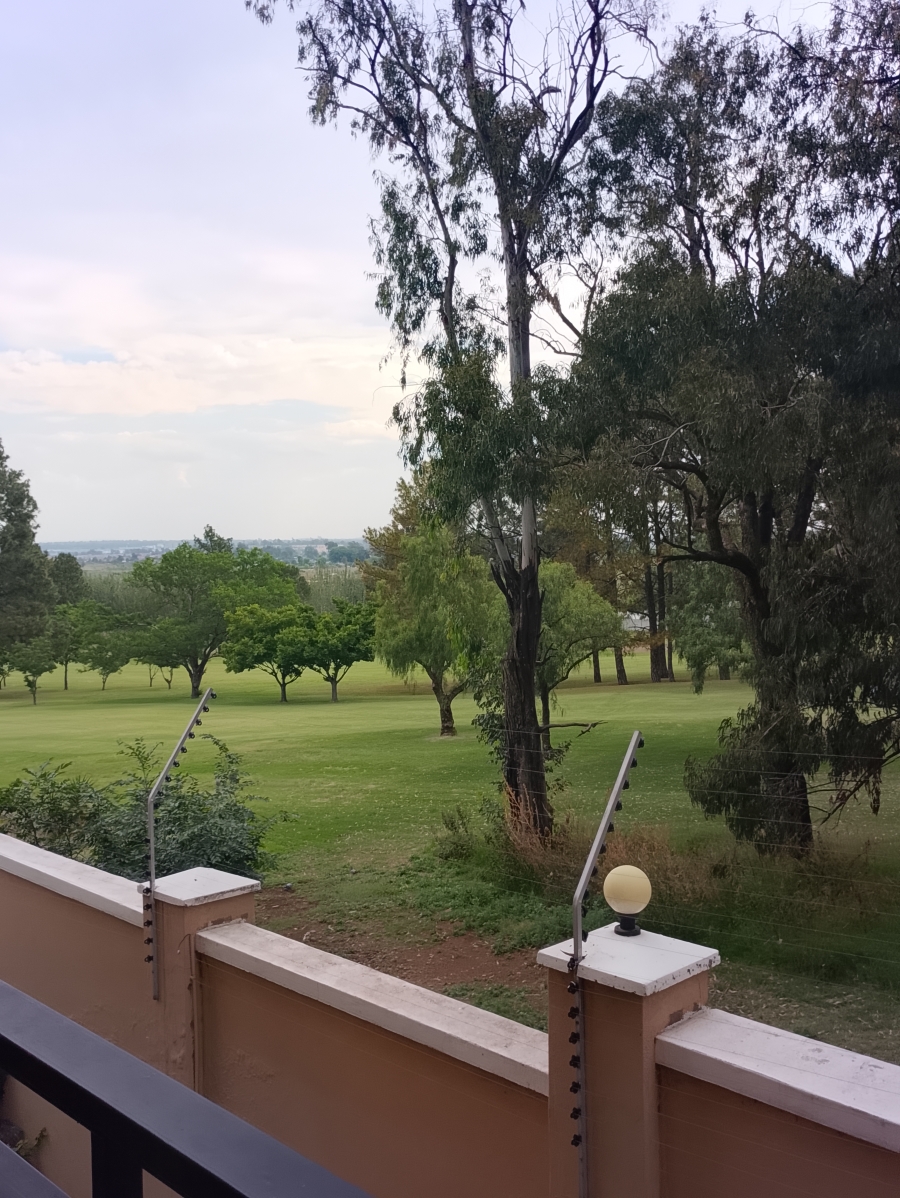 To Let 1 Bedroom Property for Rent in Lilianton Gauteng
