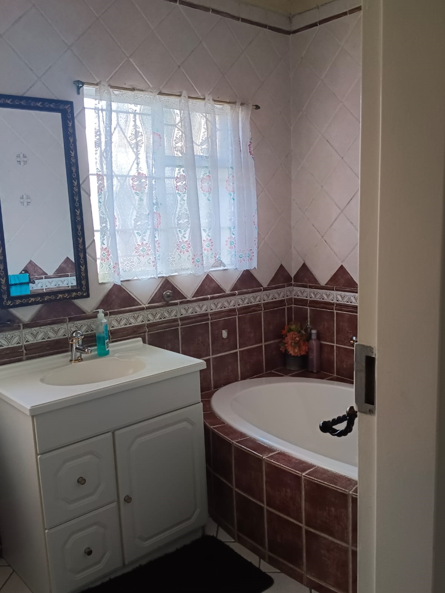 To Let 3 Bedroom Property for Rent in Ravensklip Gauteng