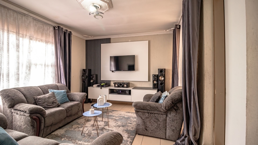 4 Bedroom Property for Sale in Brackenhurst Gauteng