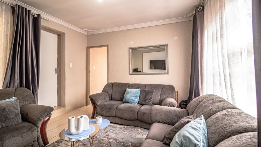 4 Bedroom Property for Sale in Brackenhurst Gauteng