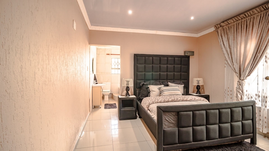 4 Bedroom Property for Sale in Brackenhurst Gauteng
