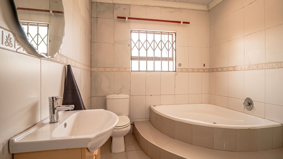 4 Bedroom Property for Sale in Brackenhurst Gauteng