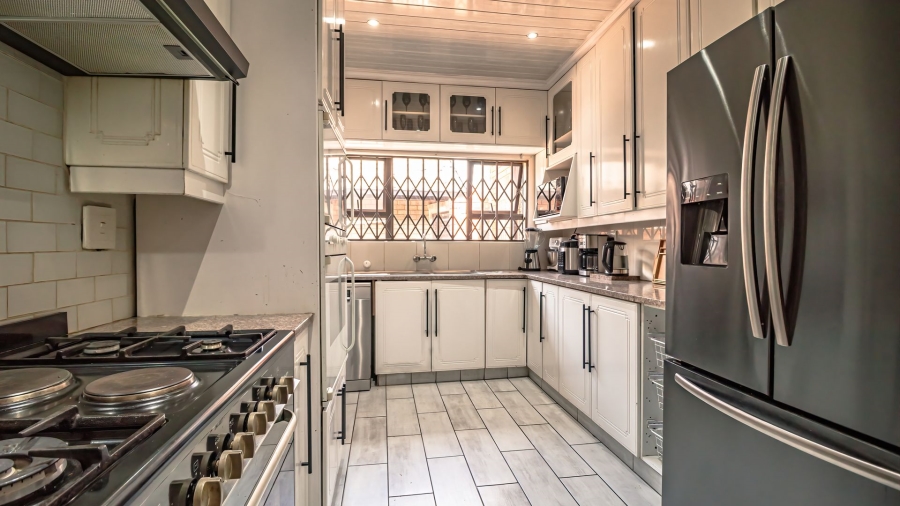 4 Bedroom Property for Sale in Brackenhurst Gauteng