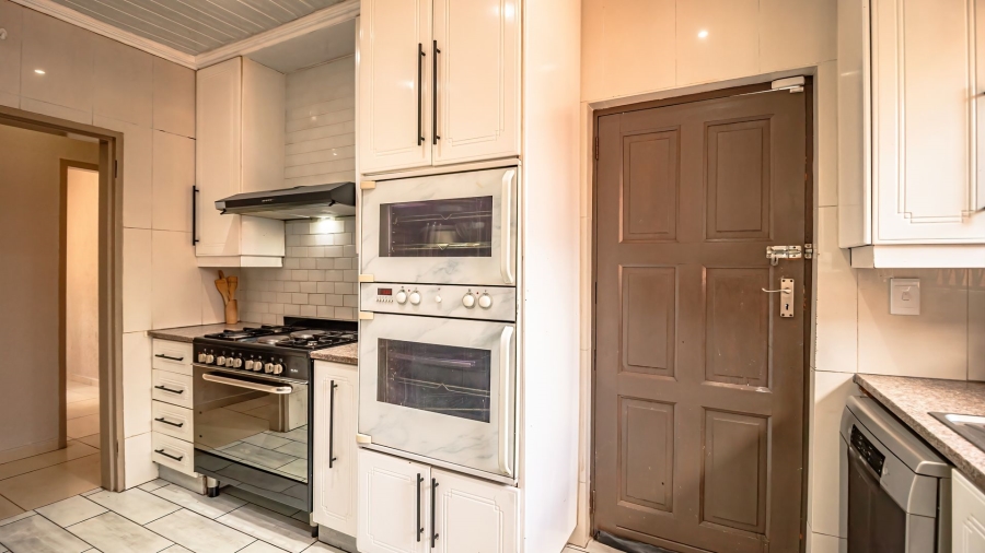 4 Bedroom Property for Sale in Brackenhurst Gauteng