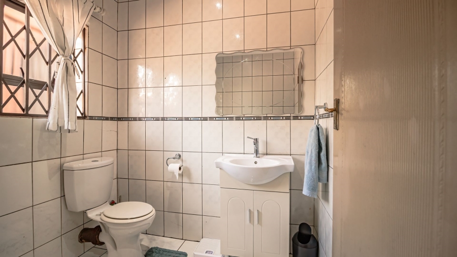 4 Bedroom Property for Sale in Brackenhurst Gauteng