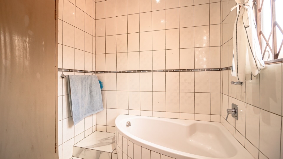 4 Bedroom Property for Sale in Brackenhurst Gauteng