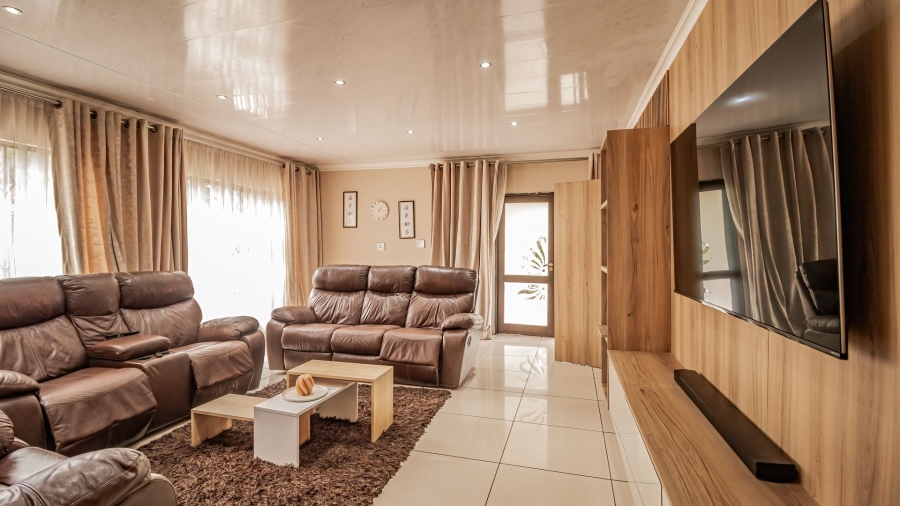 4 Bedroom Property for Sale in Brackenhurst Gauteng