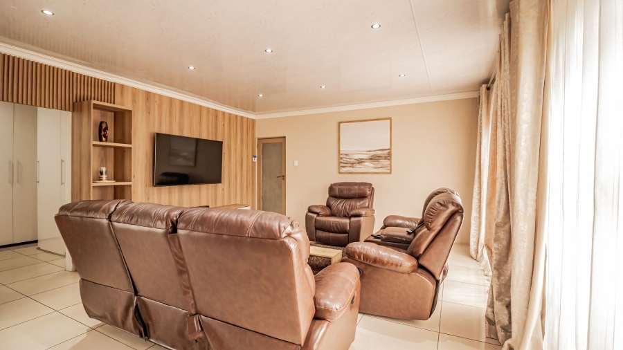 4 Bedroom Property for Sale in Brackenhurst Gauteng