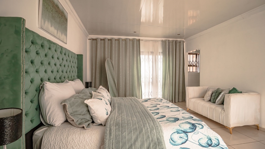 4 Bedroom Property for Sale in Brackenhurst Gauteng