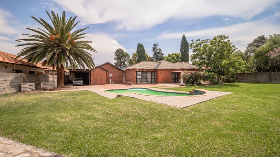 4 Bedroom Property for Sale in Brackenhurst Gauteng