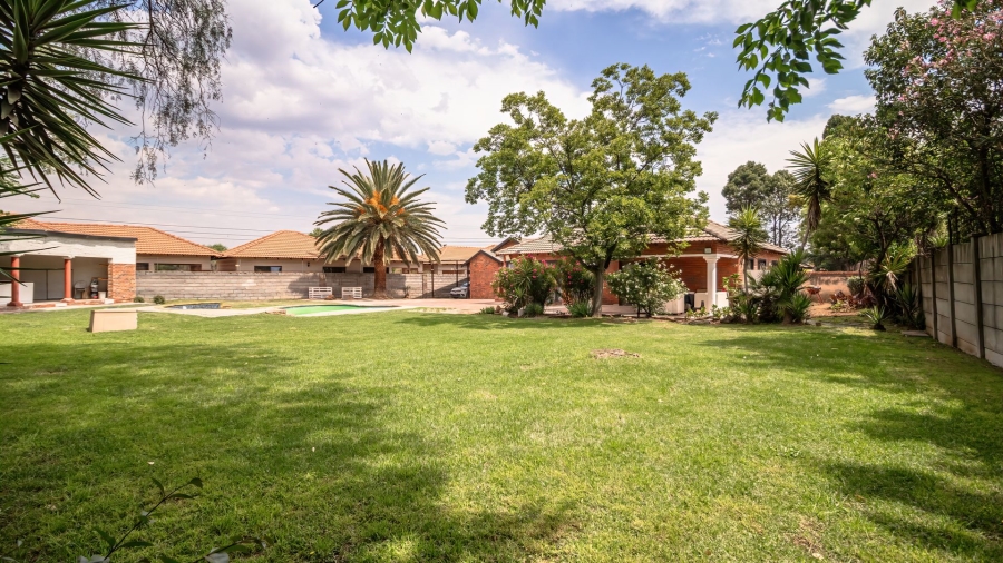 4 Bedroom Property for Sale in Brackenhurst Gauteng