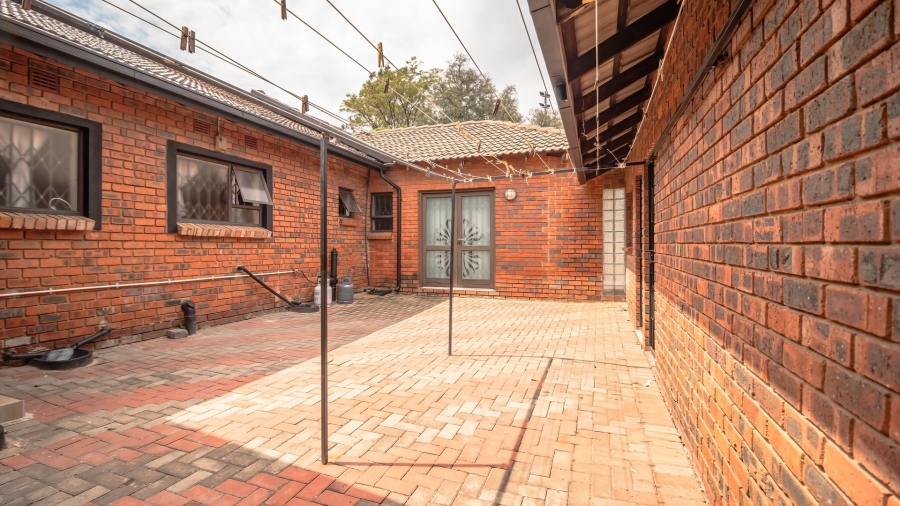 4 Bedroom Property for Sale in Brackenhurst Gauteng