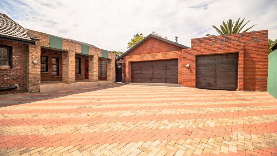 4 Bedroom Property for Sale in Brackenhurst Gauteng