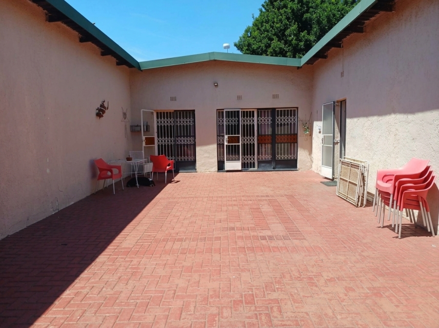 To Let 4 Bedroom Property for Rent in Nelsonia Gauteng