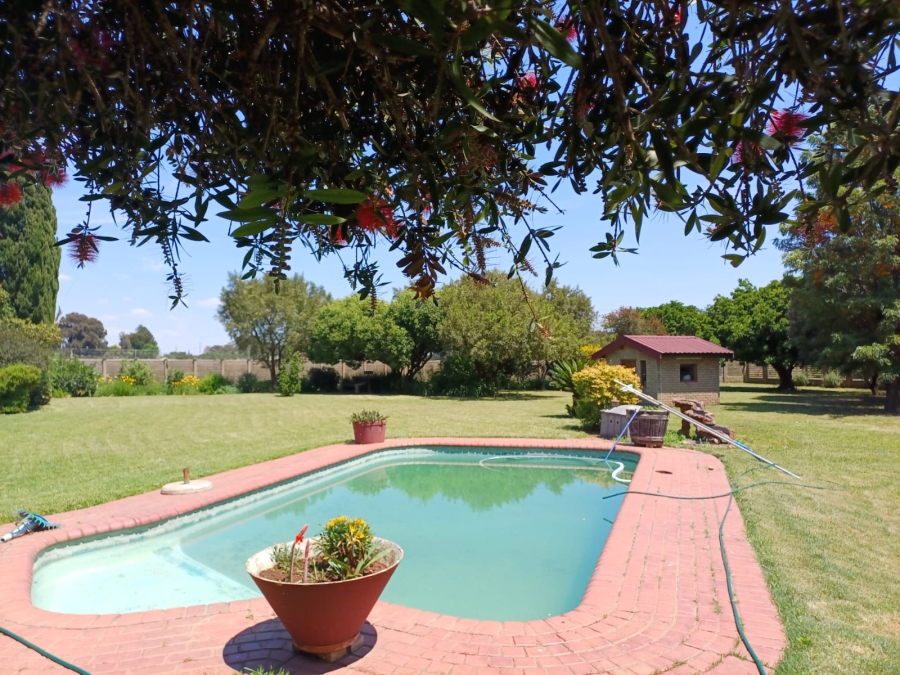 To Let 4 Bedroom Property for Rent in Nelsonia Gauteng