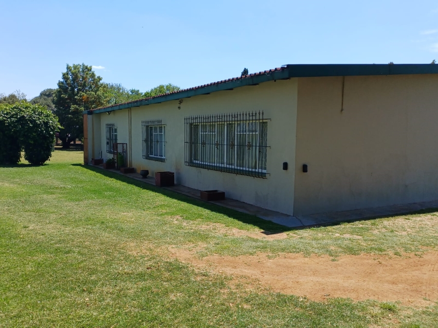 To Let 4 Bedroom Property for Rent in Nelsonia Gauteng