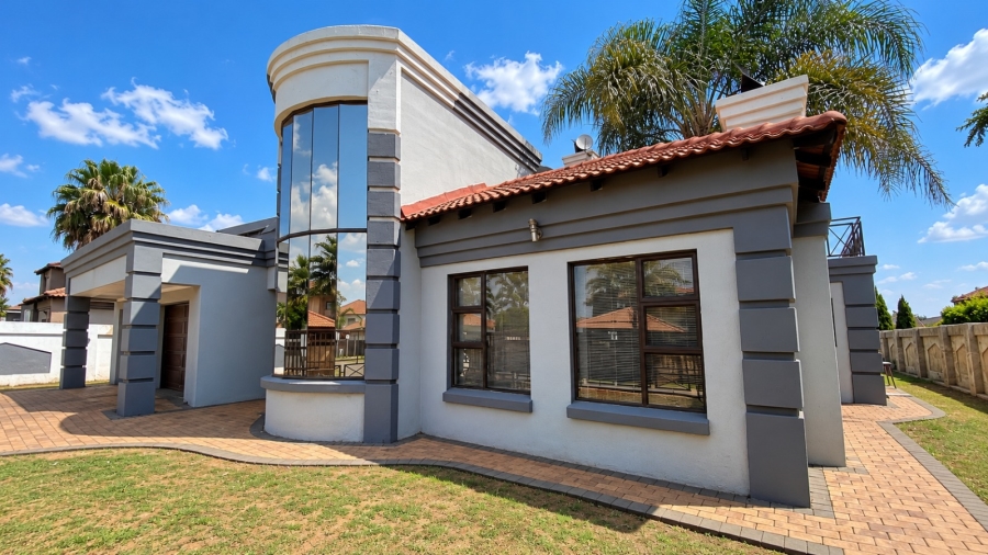 4 Bedroom Property for Sale in Vanderbijlpark SE 7 Gauteng