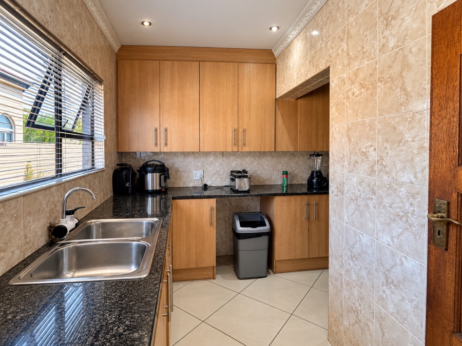 4 Bedroom Property for Sale in Vanderbijlpark SE 7 Gauteng
