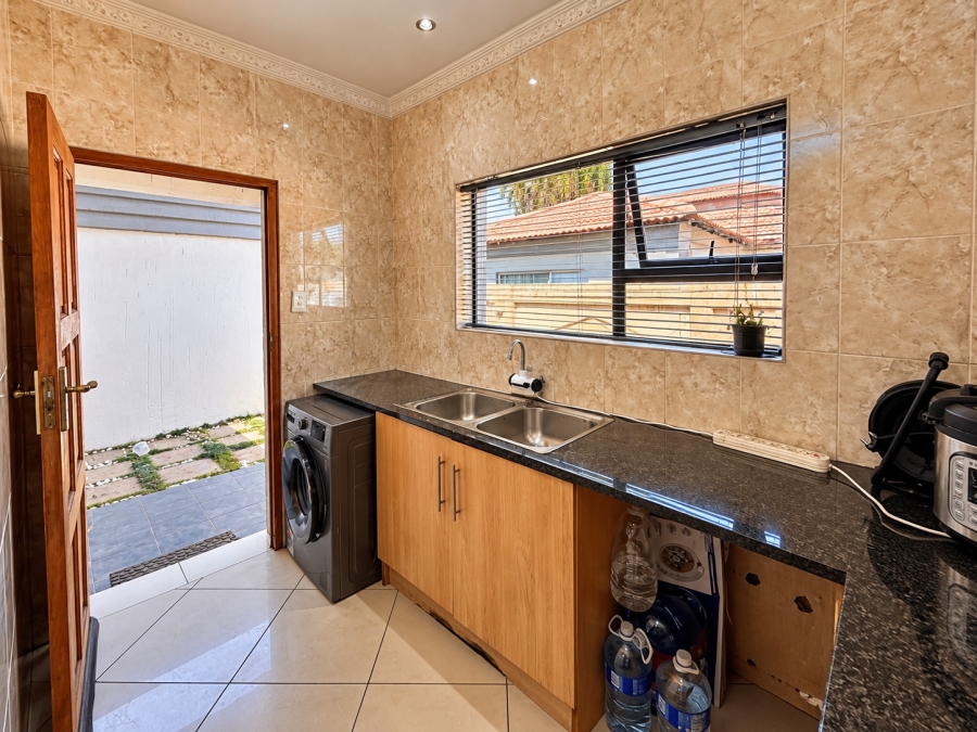 4 Bedroom Property for Sale in Vanderbijlpark SE 7 Gauteng