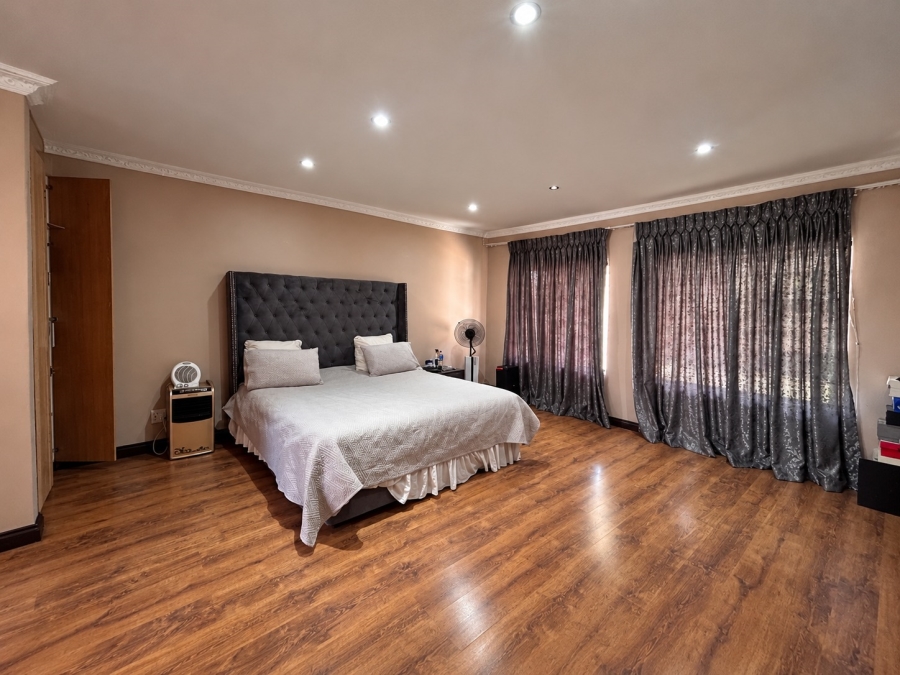 4 Bedroom Property for Sale in Vanderbijlpark SE 7 Gauteng
