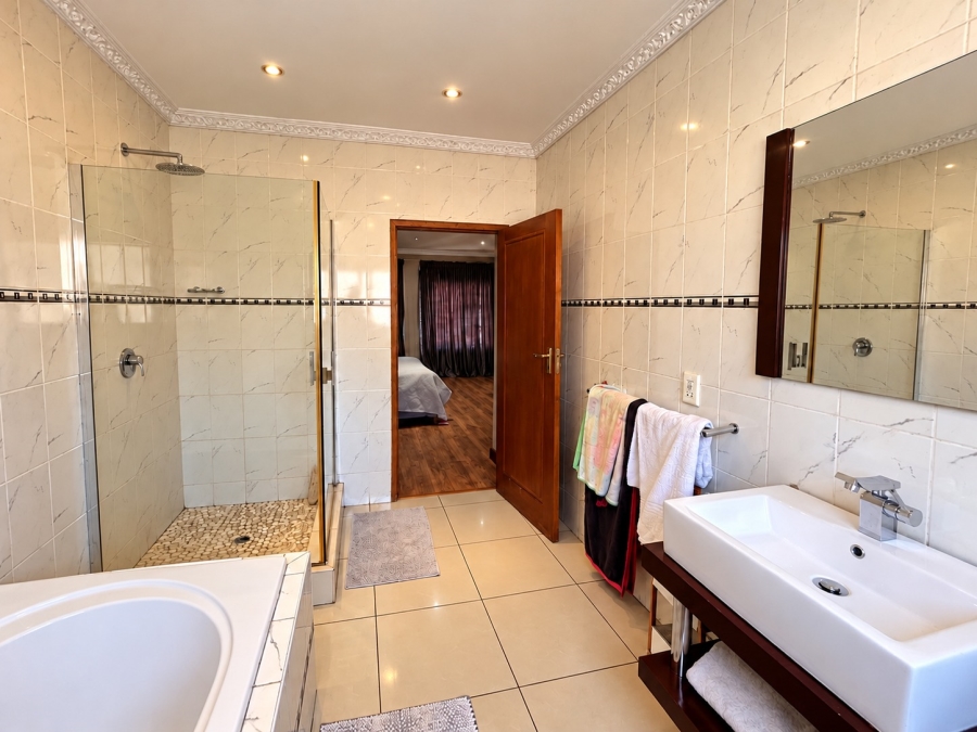 4 Bedroom Property for Sale in Vanderbijlpark SE 7 Gauteng