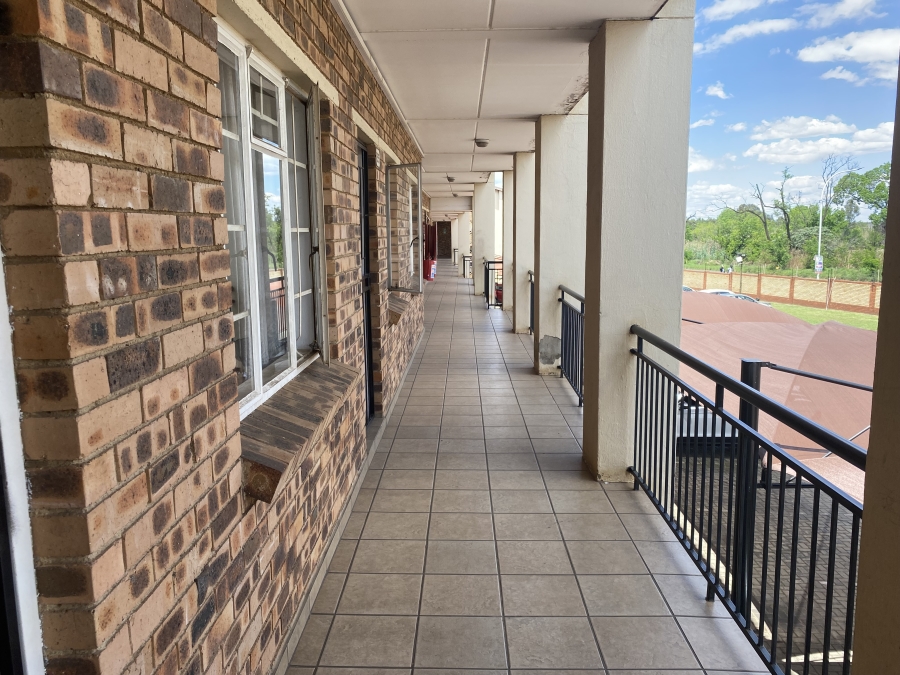 2 Bedroom Property for Sale in Comet Gauteng