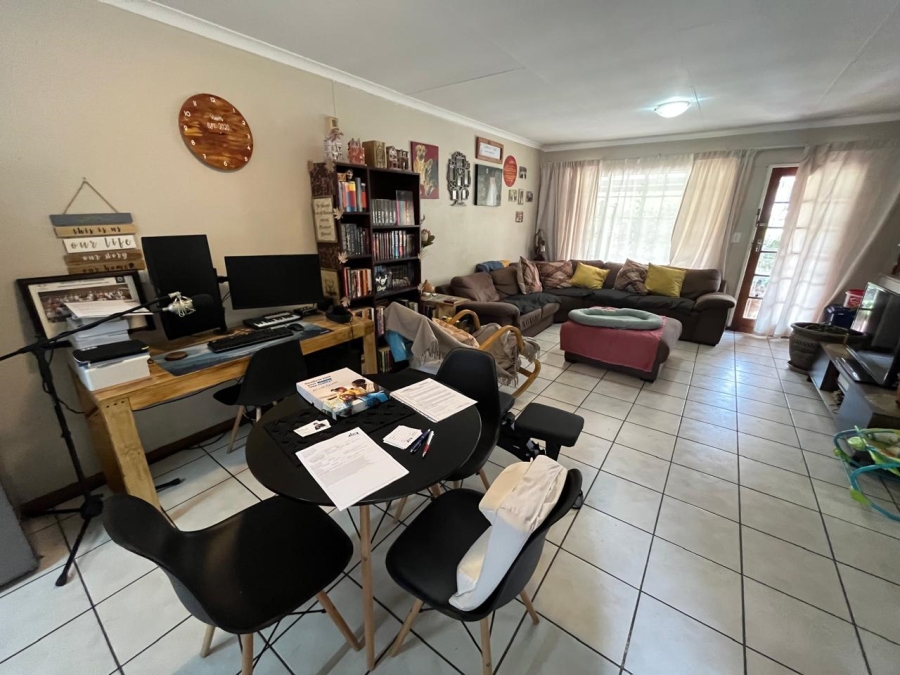 2 Bedroom Property for Sale in Albertsdal Gauteng