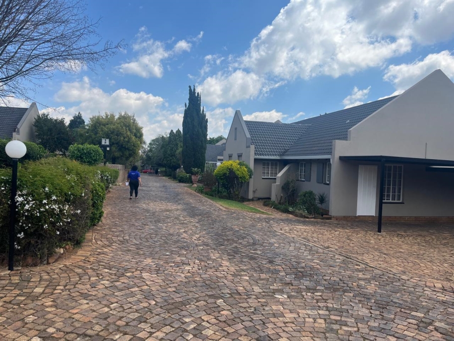 2 Bedroom Property for Sale in Albertsdal Gauteng