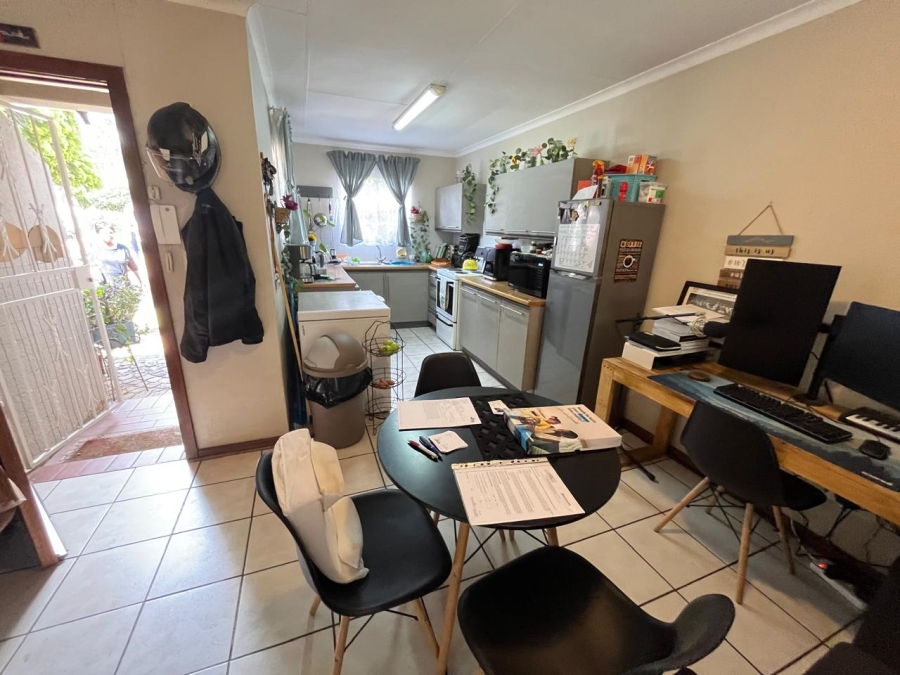 2 Bedroom Property for Sale in Albertsdal Gauteng
