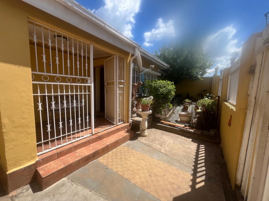 4 Bedroom Property for Sale in Regents Park Gauteng