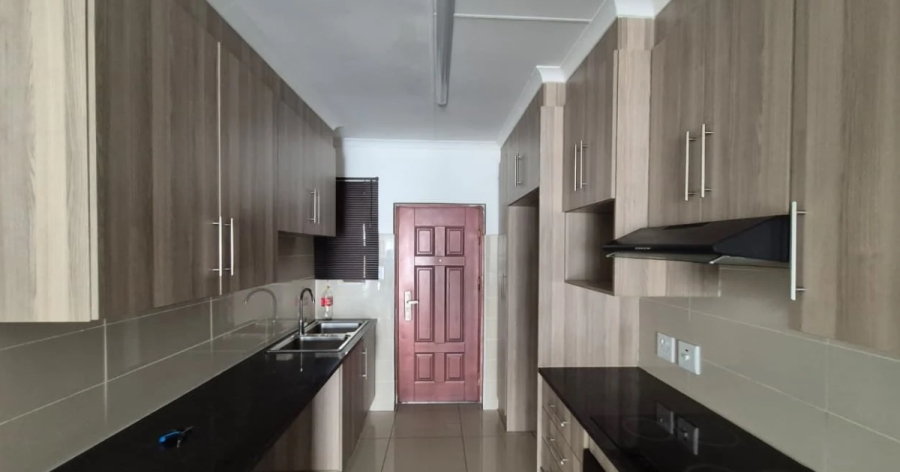 To Let 2 Bedroom Property for Rent in Fairlead Gauteng