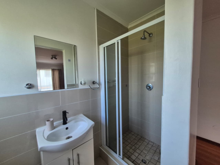 To Let 2 Bedroom Property for Rent in Fairlead Gauteng