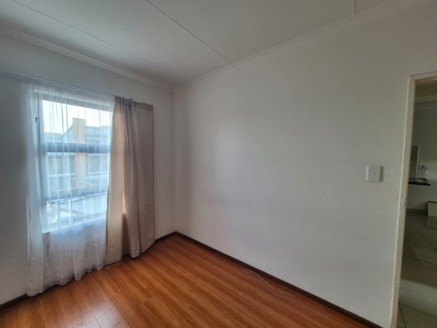 To Let 2 Bedroom Property for Rent in Fairlead Gauteng