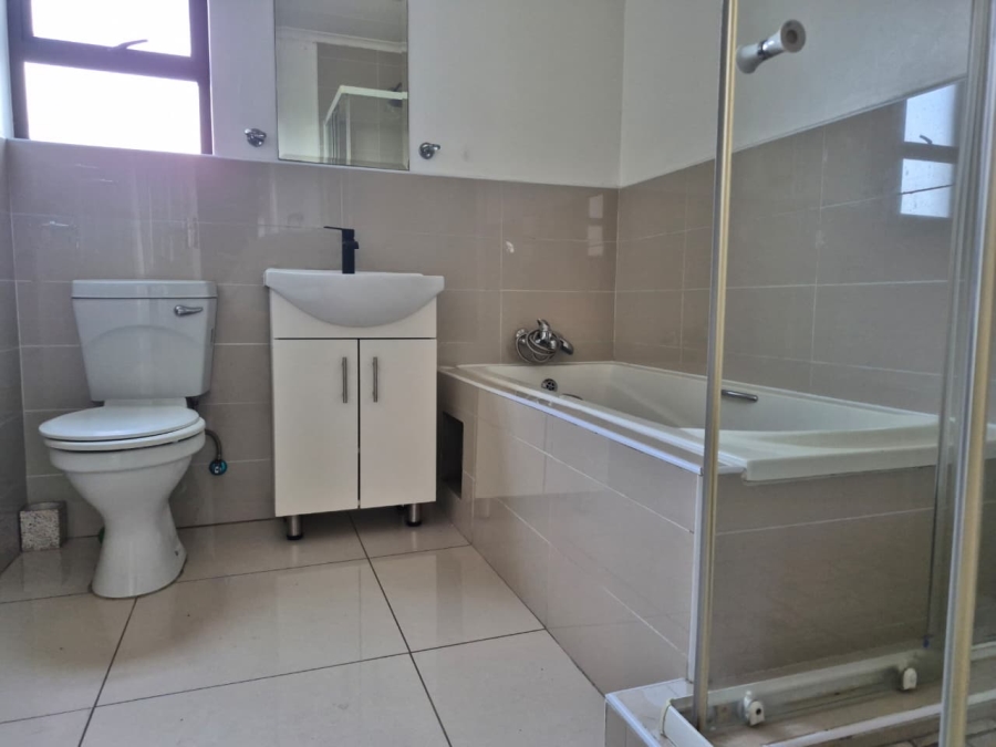To Let 2 Bedroom Property for Rent in Fairlead Gauteng